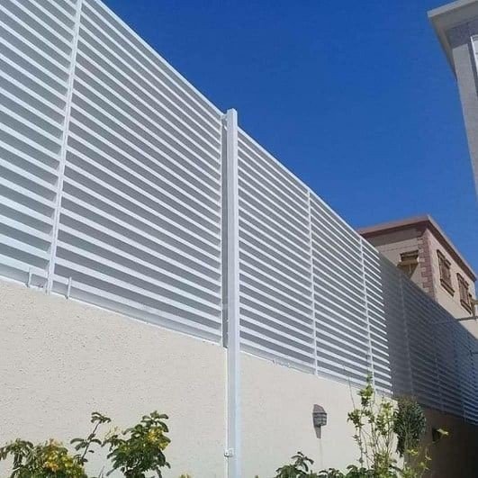 سواتر فوق السور